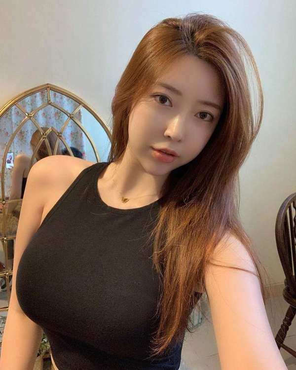 韩国人气网红美女“真人版娜美”Choi Somi「최소미」写真美照  第7张