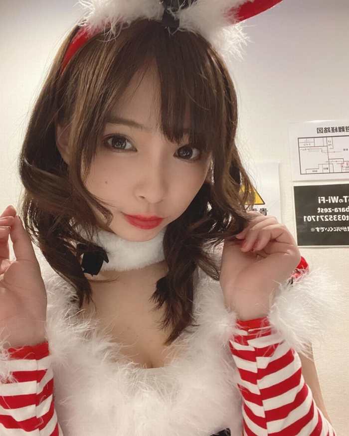 日本清纯嫩妹鹤卷星奈 写真福利肉感十足  第17张