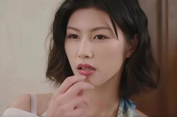 暗黑界的李嘉欣，身高腿长的极品御姐—美乃雀  第1张