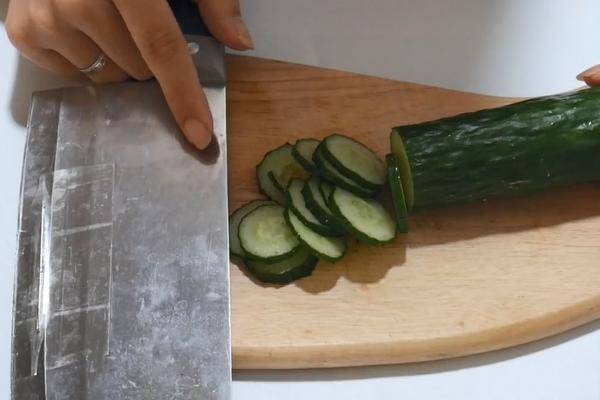 菜刀上放一根“缝衣针”，解决了千家万户的难题  第4张