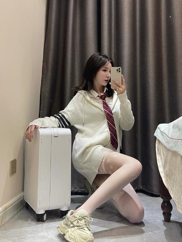 樱花长筒袜也太好看了吧  第3张